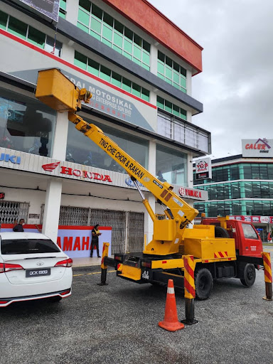 Ting Chie Chor & Rakan (Crane Service, Skylift Rental)